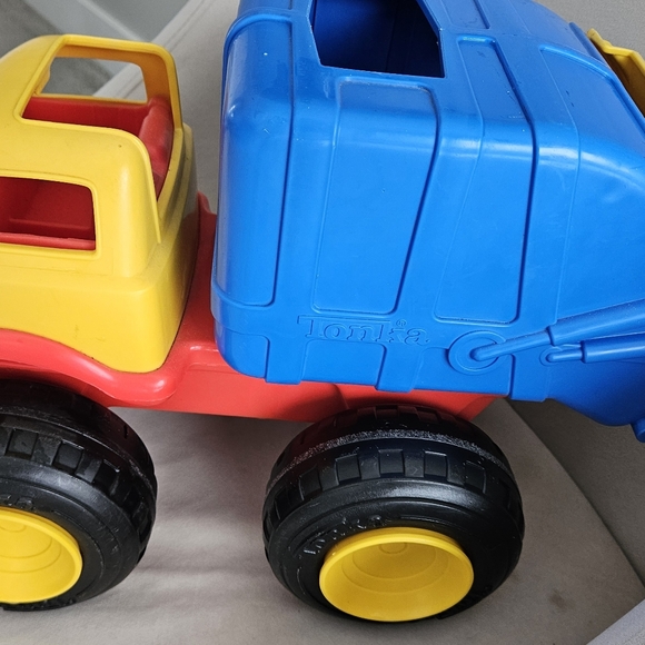 Vintage (1999) Tonka Jr Garbage Truck. By Hasbo. - Picture 3 of 11